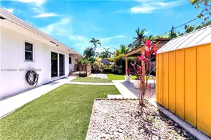 806 NE 4th St, Hallandale Beach, FL 33009 - Photo 25