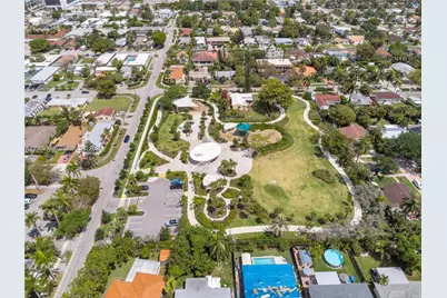 806 NE 4th St, Hallandale Beach, FL 33009 - Photo 31