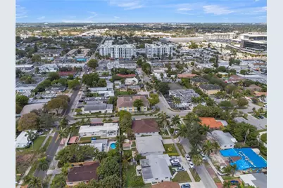 806 NE 4th St, Hallandale Beach, FL 33009 - Photo 33
