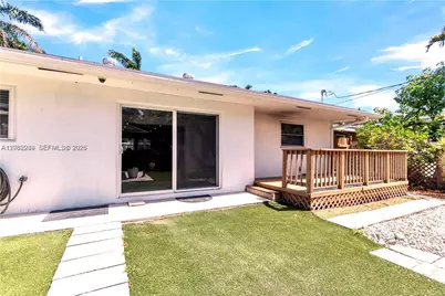 806 NE 4th St, Hallandale Beach, FL 33009 - Photo 23