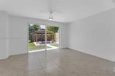 806 NE 4th St #., Hallandale Beach, FL 33009 - Photo 9