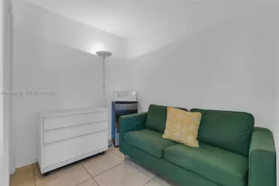 806 NE 4th St #., Hallandale Beach, FL 33009 - Photo 21