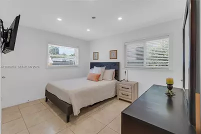 806 NE 4th St #., Hallandale Beach, FL 33009 - Photo 17