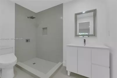 806 NE 4th St #., Hallandale Beach, FL 33009 - Photo 19