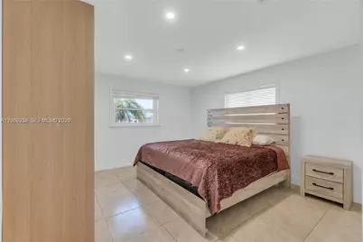 806 NE 4th St #., Hallandale Beach, FL 33009 - Photo 13