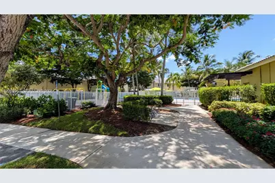 2231 N Cordoba Bnd, Weston, FL 33327 - Photo 33
