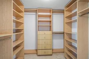 1800 N Bayshore Dr, Miami, FL 33132 - Photo 23