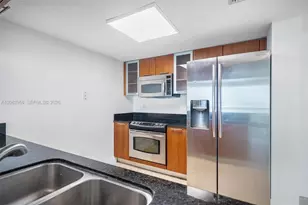 1800 N Bayshore Dr, Miami, FL 33132 - Photo 9