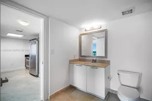 1800 N Bayshore Dr, Miami, FL 33132 - Photo 13
