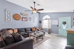 4022 E Sunflower Cir, Labelle, FL 33935 - Photo 7