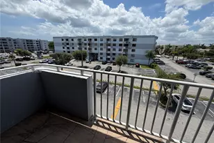 8261 NW 8th St, Miami, FL 33126 - Photo 13