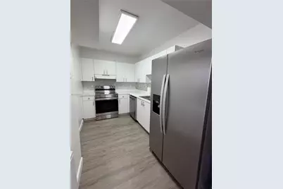 8261 NW 8th St #434, Miami, FL 33126 - Photo 3