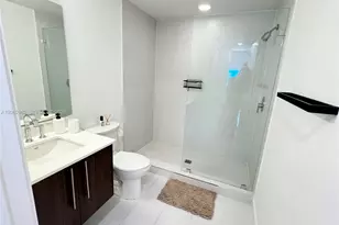 7825 NW 107th Ave, Doral, FL 33178 - Photo 13
