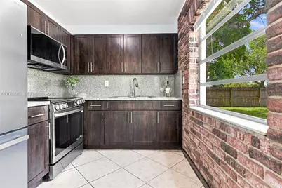 200 N 69th Ter, Hollywood, FL 33024 - Photo 5