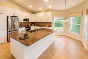 22015 Altona Dr, Boca Raton, FL 33428 - Photo 5