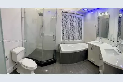 9845 NW 25th Ter, Doral, FL 33172 - Photo 23