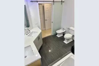 9845 NW 25th Ter, Doral, FL 33172 - Photo 21