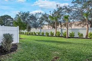 223 SE Woodbark St, Port Saint Lucie, FL 34984 - Photo 5