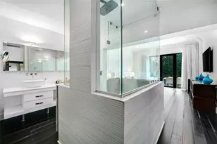 110 3rd San Marino Terrace, Miami Beach, FL 33139 - Photo 11