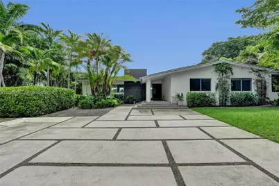 19231 NE 22nd Ave, Miami, FL 33180 - Photo 3