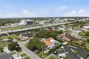 8215 Grand Canal Dr, Miami, FL 33144 - Photo 39