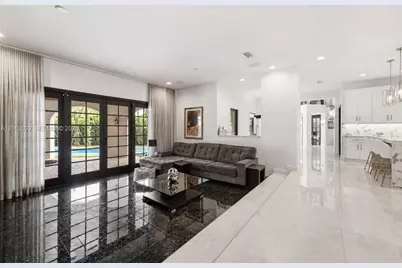 8215 Grand Canal Dr, Miami, FL 33144 - Photo 19