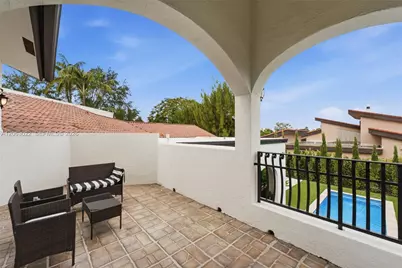 8215 Grand Canal Dr, Miami, FL 33144 - Photo 31