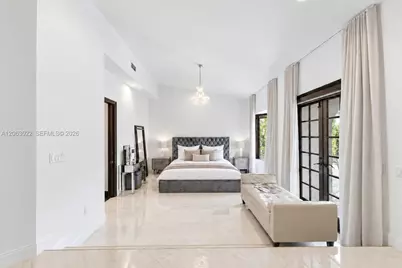 8215 Grand Canal Dr, Miami, FL 33144 - Photo 21