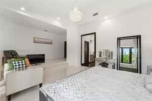 8215 Grand Canal Dr, Miami, FL 33144 - Photo 17