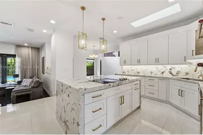 8215 Grand Canal Dr, Miami, FL 33144 - Photo 7