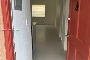 8951 SW 72nd St, Miami, FL 33173 - Photo 15