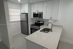 8951 SW 72nd St, Miami, FL 33173 - Photo 5