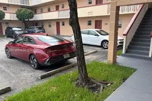 8951 SW 72nd St, Miami, FL 33173 - Photo 17