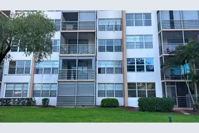 1300 Saint Charles Pl #202, Pembroke Pines, FL 33026 - Photo 3