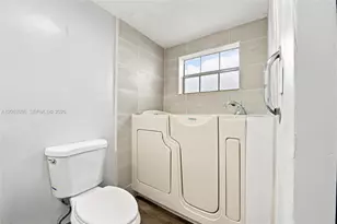 4141 NW 44th Ave, Lauderdale Lakes, FL 33319 - Photo 25