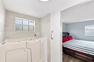 4141 NW 44th Ave, Lauderdale Lakes, FL 33319 - Photo 19