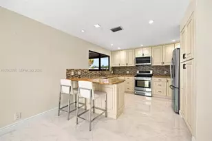 3931 NW 7th Pl, Deerfield Beach, FL 33442 - Photo 7