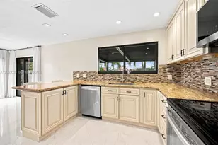 3931 NW 7th Pl, Deerfield Beach, FL 33442 - Photo 5