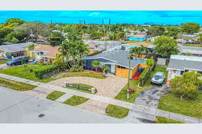 801 NE 57th St, Oakland Park, FL 33334 - Photo 1