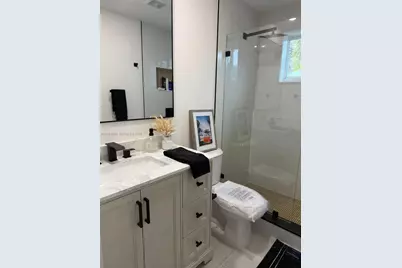 801 NE 57th St, Oakland Park, FL 33334 - Photo 5