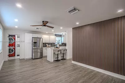801 NE 57th St, Oakland Park, FL 33334 - Photo 9