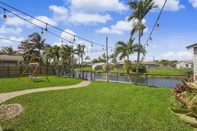 9921 SW 195th St, Cutler Bay, FL 33157 - Photo 27