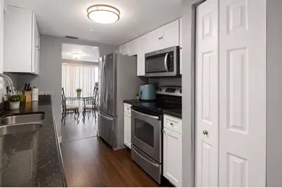 2824 NW 80th Ave, Sunrise, FL 33322 - Photo 9