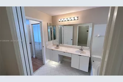9781 NW 45 Ln, Doral, FL 33178 - Photo 13