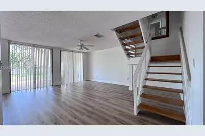 9781 NW 45 Ln, Doral, FL 33178 - Photo 3