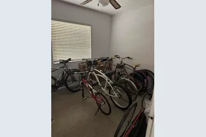 562 E 44th St, Hialeah, FL 33013 - Photo 17