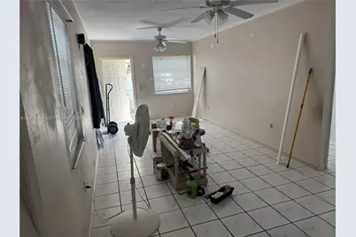 562 E 44th St, Hialeah, FL 33013 - Photo 27