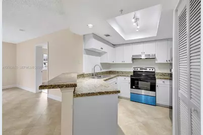 2009 SE 10th Ave #302, Fort Lauderdale, FL 33316 - Photo 3