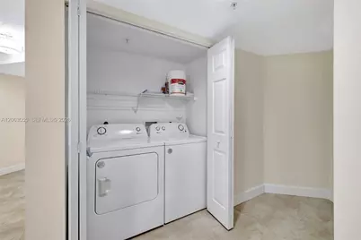 2009 SE 10th Ave #302, Fort Lauderdale, FL 33316 - Photo 11