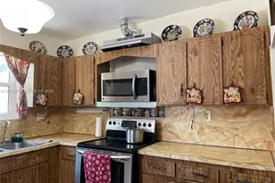 1085 NW 26th St, Miami, FL 33127 - Photo 5